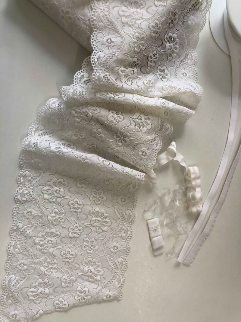 Kit de encaje blanco para coser un conjunto de bralette y braguita con eláticos