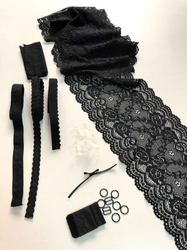 Kit de encaje negro para coser un conjunto de bralette y braguita con eláticos